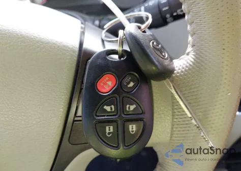 2011 Toyota Sienna Se z USA, uszkodzony, nr VIN 5TDXK3DC4BS046171